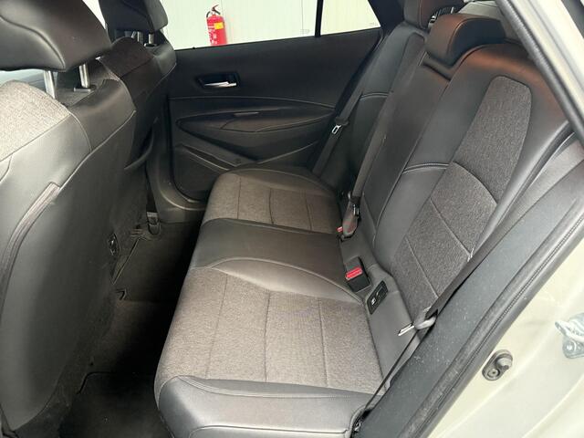 Toyota COROLLA Touring Sports 2.0 Hybrid Business Plus High Power Hybride, met trekhaak en Parkeersensoren voor en achter