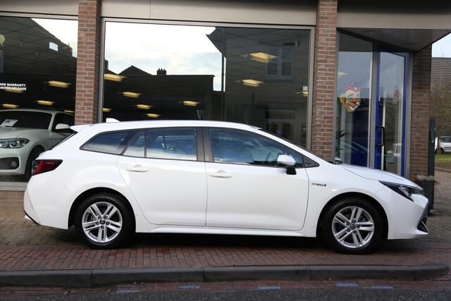 Toyota COROLLA Touring Sports 1.8 Hybrid Active Navi Camera LED ACC