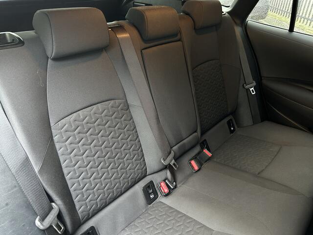 Toyota COROLLA Touring Sports 1.8 Hybrid Business Plus | 1e Eigenaar | Keyless entry | Camera | Stoelverwarming | Lane assist |