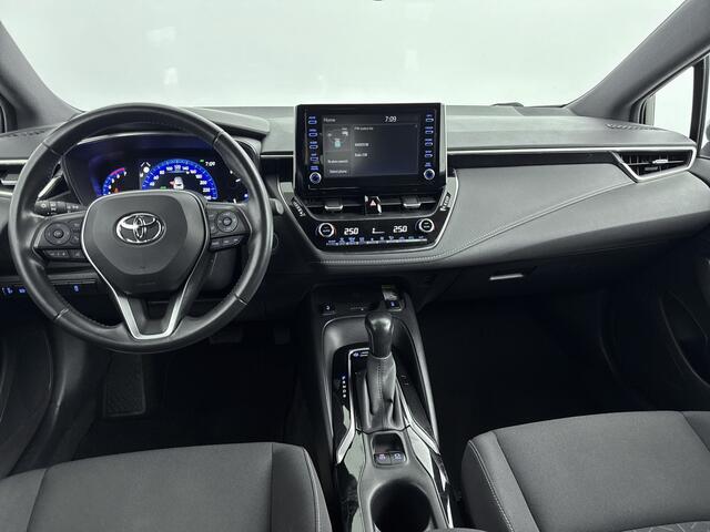 Toyota COROLLA 1.8 Hybrid Style | Stoelverwarming | Parkeercamera | Apple Carplay / Android Auto | Parkeersensoren Achter |