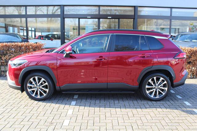 Toyota COROLLA Cross 2.0 Hybrid 200 Style | Rijklaar | Treeplanken | Stoelverwarming | Apple/Android | Navi | Clima |
