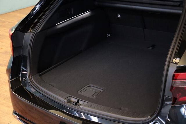 Toyota COROLLA Touring Sports Hybrid 140 Team Player | APPCONNECT | CAMERA + PDC | VRUIT/STUUR/STOELVERW | ADAP CRUISE | LANE-ASSIST / WARNING |