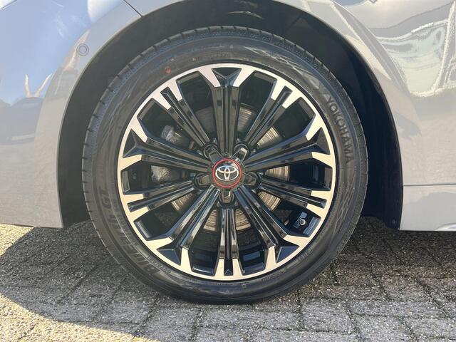 Toyota COROLLA Touring Sports 2.0 Hybrid GR-Sport | Carplay | Stoelverwarming | Sportstoelen | Inparkeerhulp |