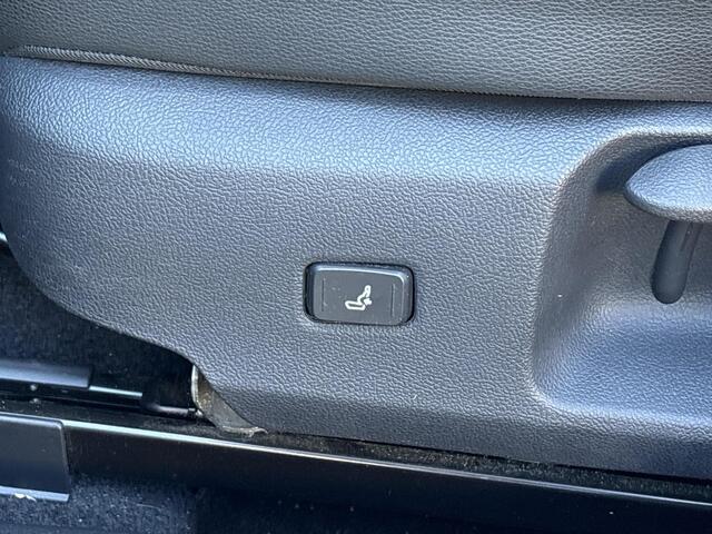 Toyota COROLLA Touring Sports 1.8 Hybrid Executive **DODEHOEK DETECTIE/ TREKHAAK/ STOELVERWARMING/ PARKEERSENSOREN**