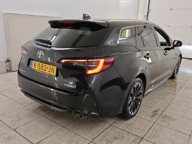 Toyota COROLLA Touring Sports 2.0 Hybrid GR-Sport 1e Eigenaar | Volledig Onderh | NL-Auto | BTW | Camera | Stoelverwarming | ACC | Carplay | Bots | Full LED | Keyless | LMV | PDC