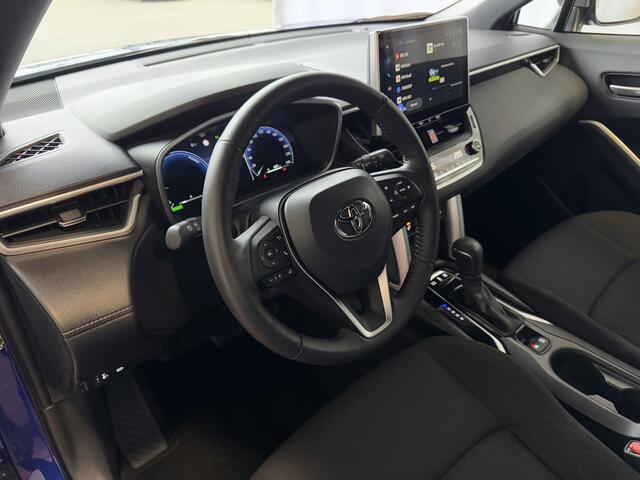 Toyota COROLLA Cross 12/2024 HYBRID 140 STYLE LED KEYLESS CARPLAY NAVI CAMERA STOEL/STUUR VERW. ELEK.KLEP ADAP CRUISE PDC ? Top auto's Wijchen. Al 30 Jaar verkoop van Toyota : Benzine / Hybride / PHEV / HEV / Diverse modellen : Style / Executive / Dynamic / Plus / Busi