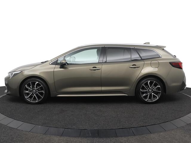 Toyota COROLLA Touring Sports Hybrid 140 Executive | Parkeersensoren | Trekhaak | Leder alcantara bekleding | Stoelverwarming |