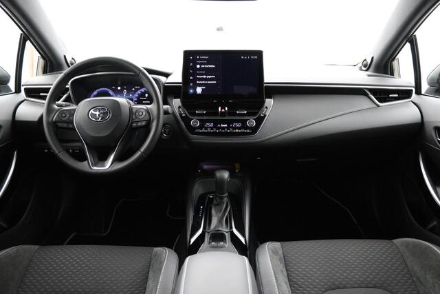 Toyota COROLLA Touring Sports Hybrid 140 Executive | Parkeersensoren | Trekhaak | Leder alcantara bekleding | Stoelverwarming |