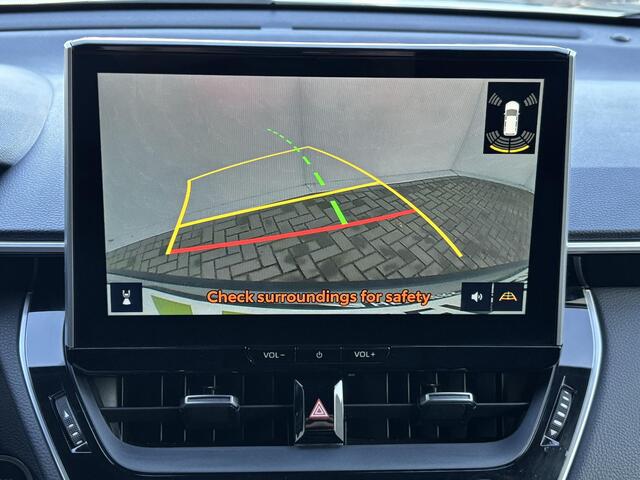 Toyota COROLLA Cross Hybrid 140 Style Automaat / Adaptieve Cruise / Apple carplay & Android auto / Elektrische Achterklep / Stuur-, stoel- en voorruitverwarming / Navigatie / Camera / Keyless / Draadloze telefoonlader /