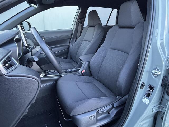 Toyota COROLLA Cross Hybrid 140 Style Automaat / Adaptieve Cruise / Apple carplay & Android auto / Elektrische Achterklep / Stuur-, stoel- en voorruitverwarming / Navigatie / Camera / Keyless / Draadloze telefoonlader /