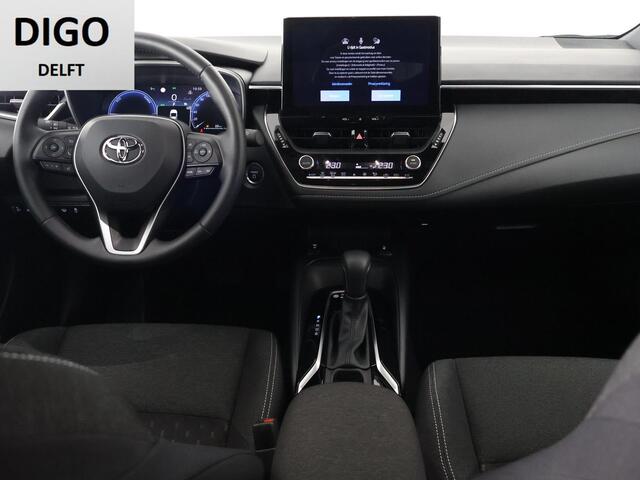 Toyota COROLLA HYBRID 140 BUSINESS BLACK ED. GARANTIE 5-2035* 15.000 KM!!! STOEL -EN STUURVERWARMNG . CAMERA . KEYLESS START/STOP . APPLE CARPLAY & ANDROID AUTO