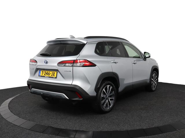 Toyota COROLLA Cross 2.0 High Power Hybrid First Edition | Trekhaak | Draadloze Telefoonlader | Dodehoek Detectie | Navigatie | Elektrische achterklep |