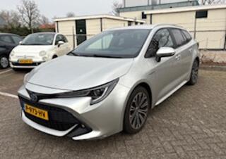 toyota-corolla-touring-sports-1.8-h