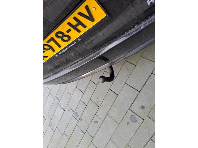 Toyota COROLLA Touring Sports 1.8 Hybrid Active Trekhaak, Camera, Stoelverwarwarming,