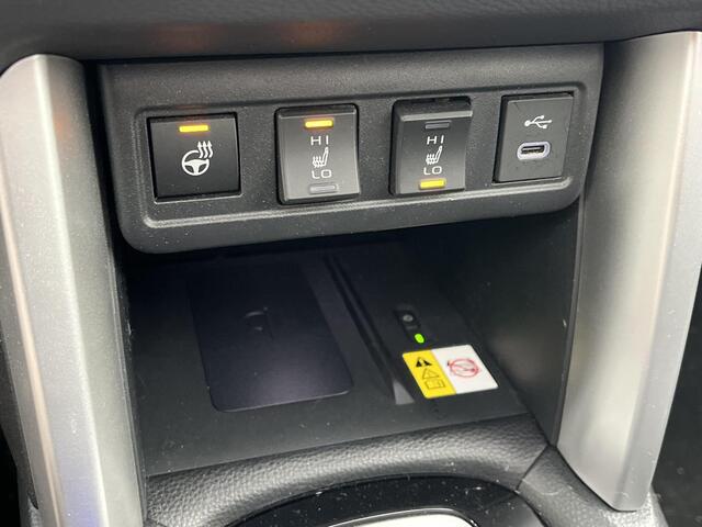 Toyota COROLLA Cross Hybrid 140 Dynamic | Panoramadak | Stoel- + stuurverwarming | Carplay | LED koplampen |