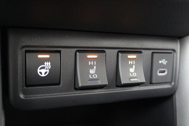 Toyota COROLLA Cross Hybrid 140 Style Plus | Rijklaar | Trekhaak | Stoel-/stuurverw. | Apple/Android | Camera | Smart Key | Adap. Cruise | Apple/Android