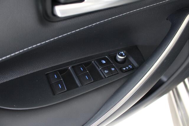 Toyota COROLLA 1.8 Hybrid Dynamic Navigatie | Parkeercamera | Stoelverwarming | Cruise Control