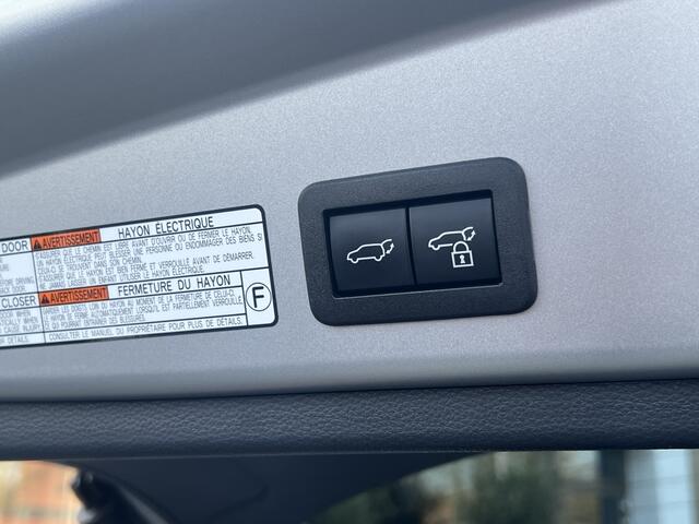 Toyota COROLLA Cross Hybrid 140 Style | Parkeersensoren V+A | Stuur - Stoelverwarmin