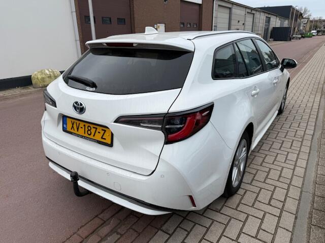 Toyota COROLLA Touring Sports 1.8 Hybrid Business Intro 2019 BTW car NAP 100% Toyota dealer onderhouden van de 1e eigenaar.