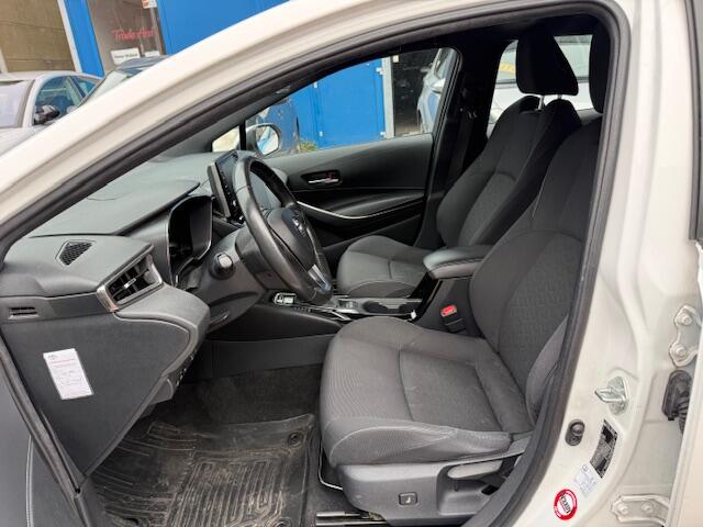 Toyota COROLLA Touring Sports 1.8 Hybrid Business Intro 2019 BTW car NAP 100% Toyota dealer onderhouden van de 1e eigenaar.