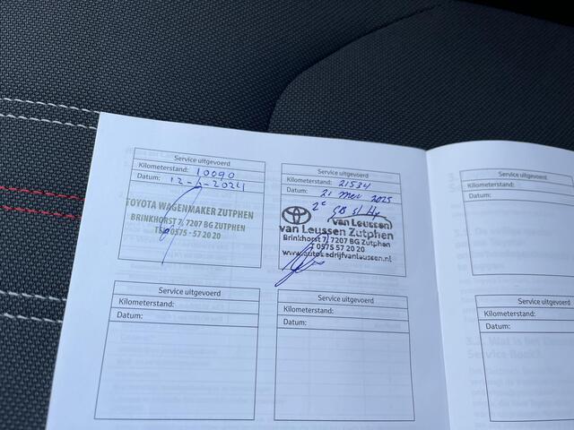 Toyota COROLLA 1.8 Hybrid GR-Sport / Airco (automatisch) / Cruise control adaptief / Lichtmetalen velgen 17" / Voorstoelen verwarmd /