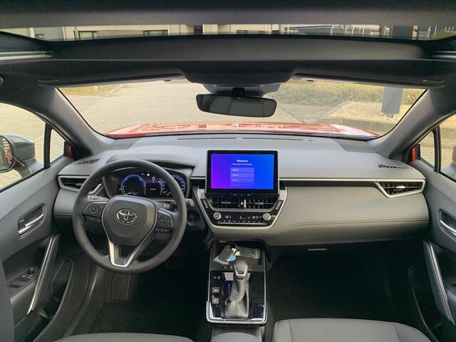 Toyota COROLLA Cross Hybrid 180 Dynamic Panoramadak / EXTRA INRUIL VOORDEEL ¤ 1500,--