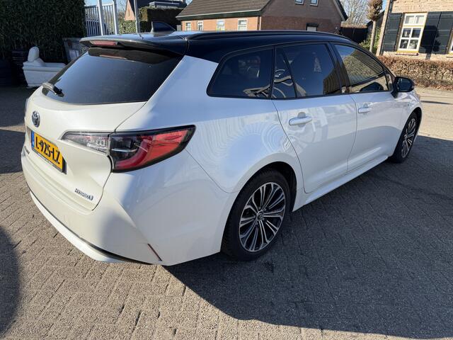 Toyota COROLLA Touring Sports 1.8 Hybrid Dynamic Bi-Tone | Clima | Xenon | S/S | Camera | Adaptive cruisecontrol |