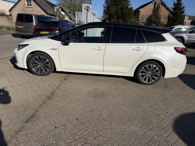 Toyota COROLLA Touring Sports 1.8 Hybrid Dynamic Bi-Tone | Clima | Xenon | S/S | Camera | Adaptive cruisecontrol |