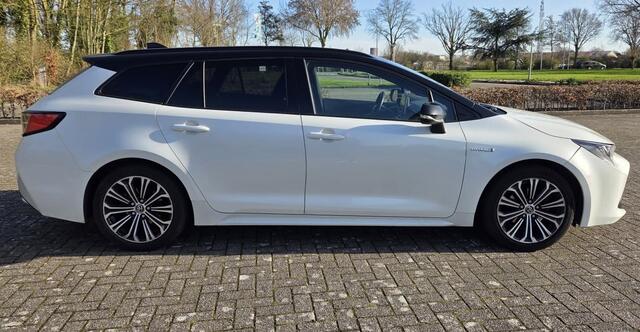 Toyota COROLLA Touring Sports 1.8 Hybrid Dynamic Bi-Tone | Clima | Xenon | S/S | Camera | Adaptive cruisecontrol |