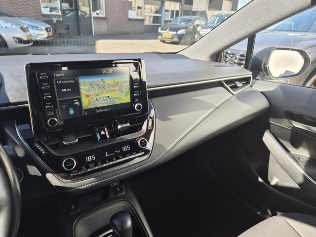 Toyota COROLLA Touring Sports 1.8 Hybrid Bus Intro