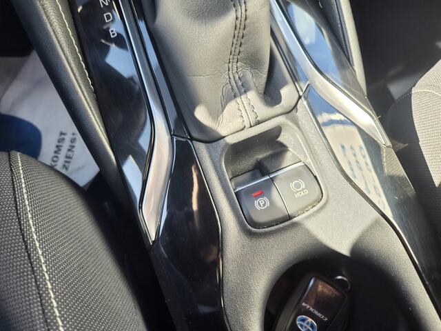 Toyota COROLLA Touring Sports 1.8 Hybrid Bus Intro