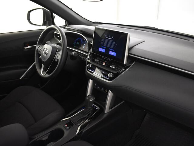 Toyota COROLLA Cross 2.0 HP Hybrid Style | Stoel+ stuurverwarmd | Adapt. cruise |