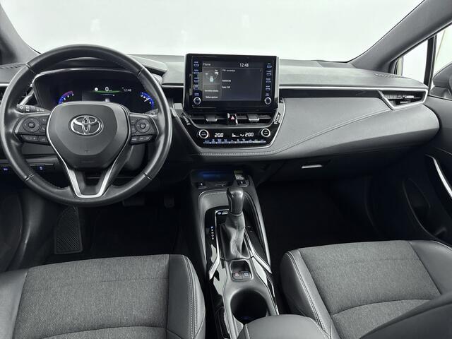 Toyota COROLLA 1.8 Hybrid Dynamic | Achteruitrijcamera | Parkeersensoren Voor | Lichtmetalen Velgen | NL-Auto | Stoelverwarming |