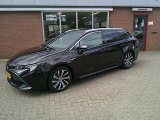 toyota-corolla-touring-sports-1.8-h