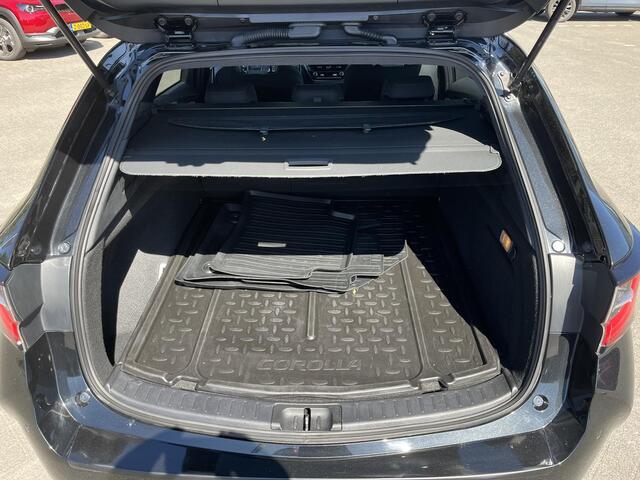 Toyota COROLLA Touring Sports 2.0 Hybrid Business Intro