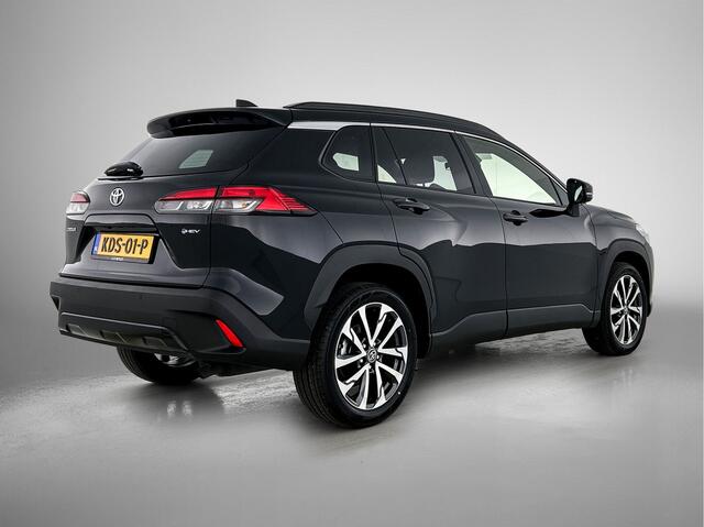 Toyota COROLLA Cross Hybrid 140 Style + Premium Pack I | Stuur en stoelverwarming | BEARLOCK | TREKHAAK | El achterklep | BSM | PDC |