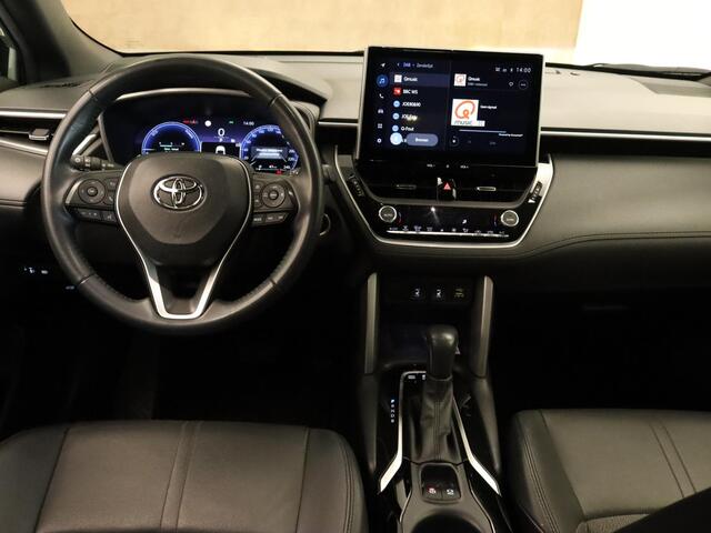 Toyota COROLLA Cross Hybrid 140 Style - ORIGINEEL NEDERLANDSE AUTO - AFKOMSTIG VAN 1E EIGENAAR - NAVIGATIE - ELEKTRISCHE ACHTERKLEP - LENDENSTEUN BESTUURDERSSTOEL - VOORSTOELEN VERWARMD - DODEHOEK DETECTIE - KEYLESS ENTRY/ START - 18 INCH LICHT METALEN VELGEN