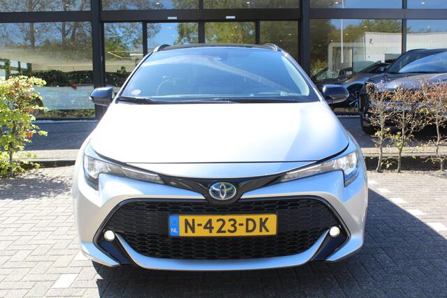 Toyota COROLLA Touring Sports 1.8 Hybrid Dynamic Bi-Tone | Rijklaar | HUD | Trekhaak | Stoel/Stuur-verw. | Camera | Apple/Android | Clima | Adap. Cruise