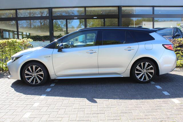 Toyota COROLLA Touring Sports 1.8 Hybrid Dynamic Bi-Tone | Rijklaar | HUD | Trekhaak | Stoel/Stuur-verw. | Camera | Apple/Android | Clima | Adap. Cruise