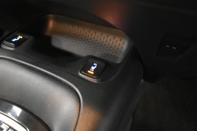 Toyota COROLLA Touring Sports 1.8 Hybrid Business Trekhaak Stoel/stuurverwarming