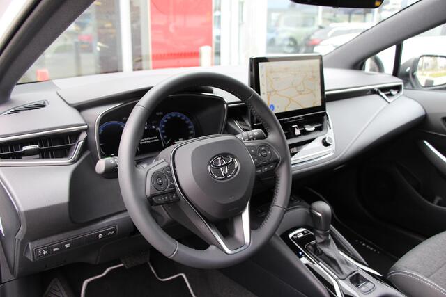 Toyota COROLLA Touring Sports 1.8 Hybrid First Edition **ELEKTRISCHE ACHTERKLEP/ NAVIGATIE/ STOELVERWARMING**