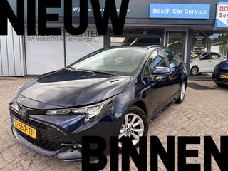 toyota-corolla-touring-sports-hybri