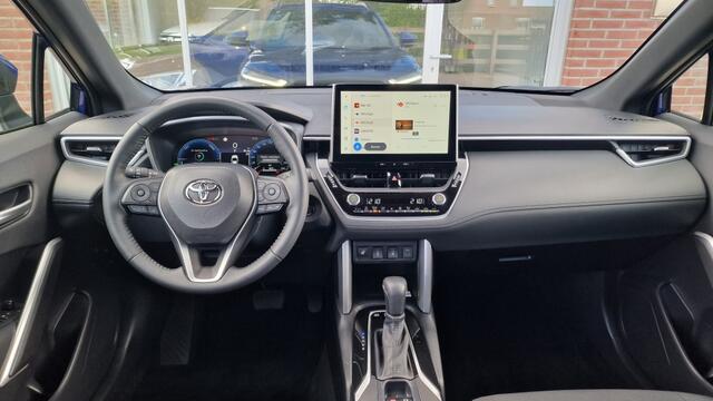Toyota COROLLA Cross Hybrid 140 Style, PDC, Stoel & Stuur verw, BSM