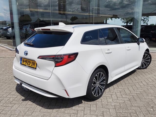Toyota COROLLA Touring Sports 1.8 Hybrid Dynamic | Trekhaak | Stoelverwarming | Apple Carplay