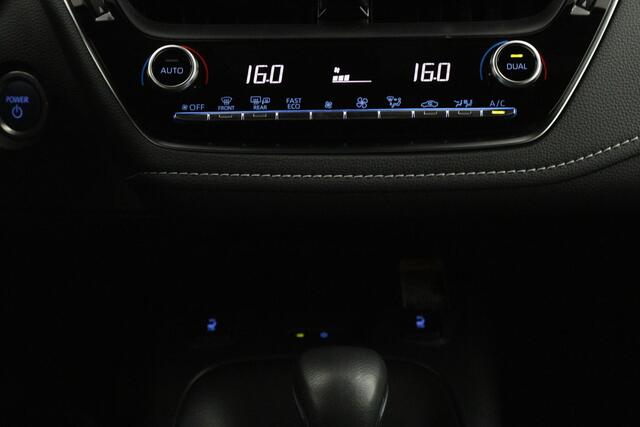 Toyota COROLLA Touring Sports 2.0 Hybrid Dynamic | Trekhaak | Parkeersensoren | Stuur en stoelverwarming |