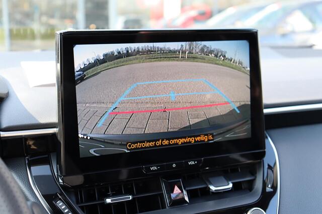 Toyota COROLLA Touring Sports Hybrid 180 GR Sport Kage Limited Edition ¤ 6.000 Inruil Voordeel ! 3 stuks in Nederland.