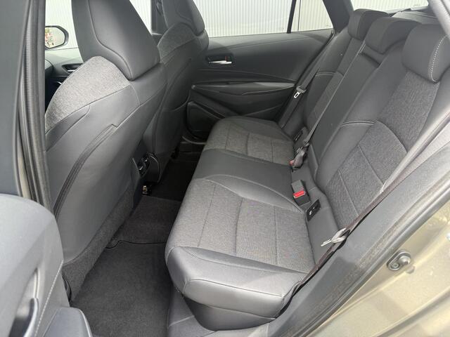 Toyota COROLLA Touring Sports 1.8 Hybrid Dynamic / Navigatie / All season banden / Stoelverwarming /