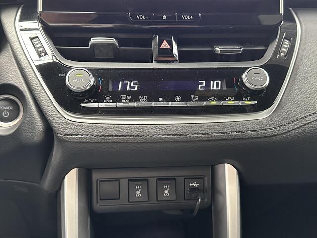 Toyota COROLLA Cross Hybrid 140 Style + Premium pack + Panoramadak, zeer nette en luxe auto met slechts 18000KM! NL Auto