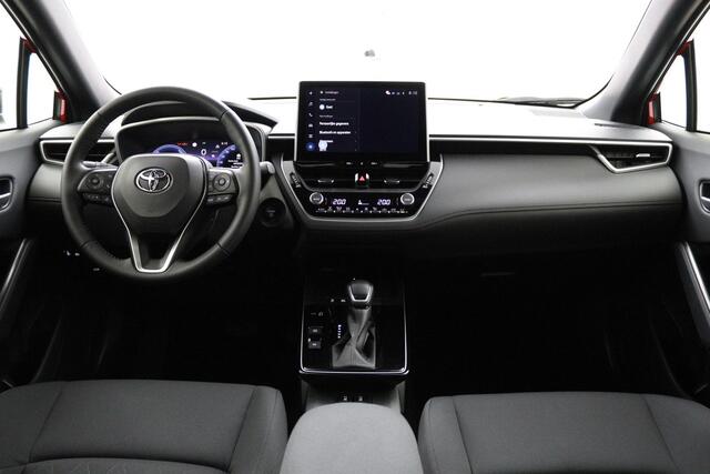 Toyota COROLLA Cross Hybrid 180 Dynamic | Parkeersensoren | Trekhaak | Nieuw model | Verwarmde stoelen en stuur |