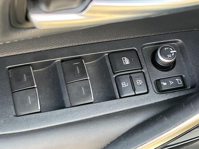 Toyota COROLLA Touring Sports 2.0 Hybrid GR-Sport | Trekhaak | Carplay | Stoelverwarming | Inparkeerhulp | Sportstoelen |